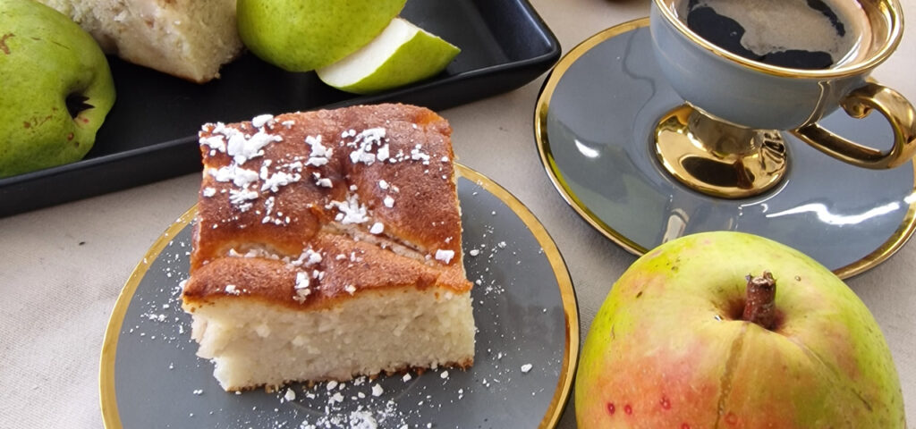 Saftiger Birnen-Blechkuchen für kalte Tage